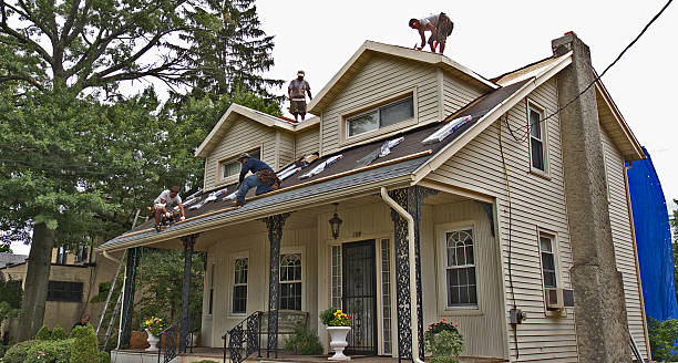 Best Best Roofing Contractors  in Centuria, WI
